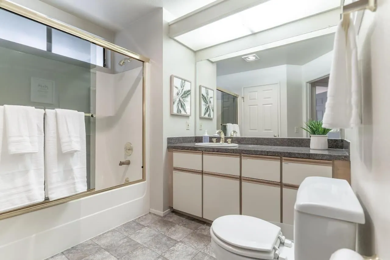 Tranquil Apt 2 King Suites Pet Friendly Near Dt Bellevue 0*,  United States